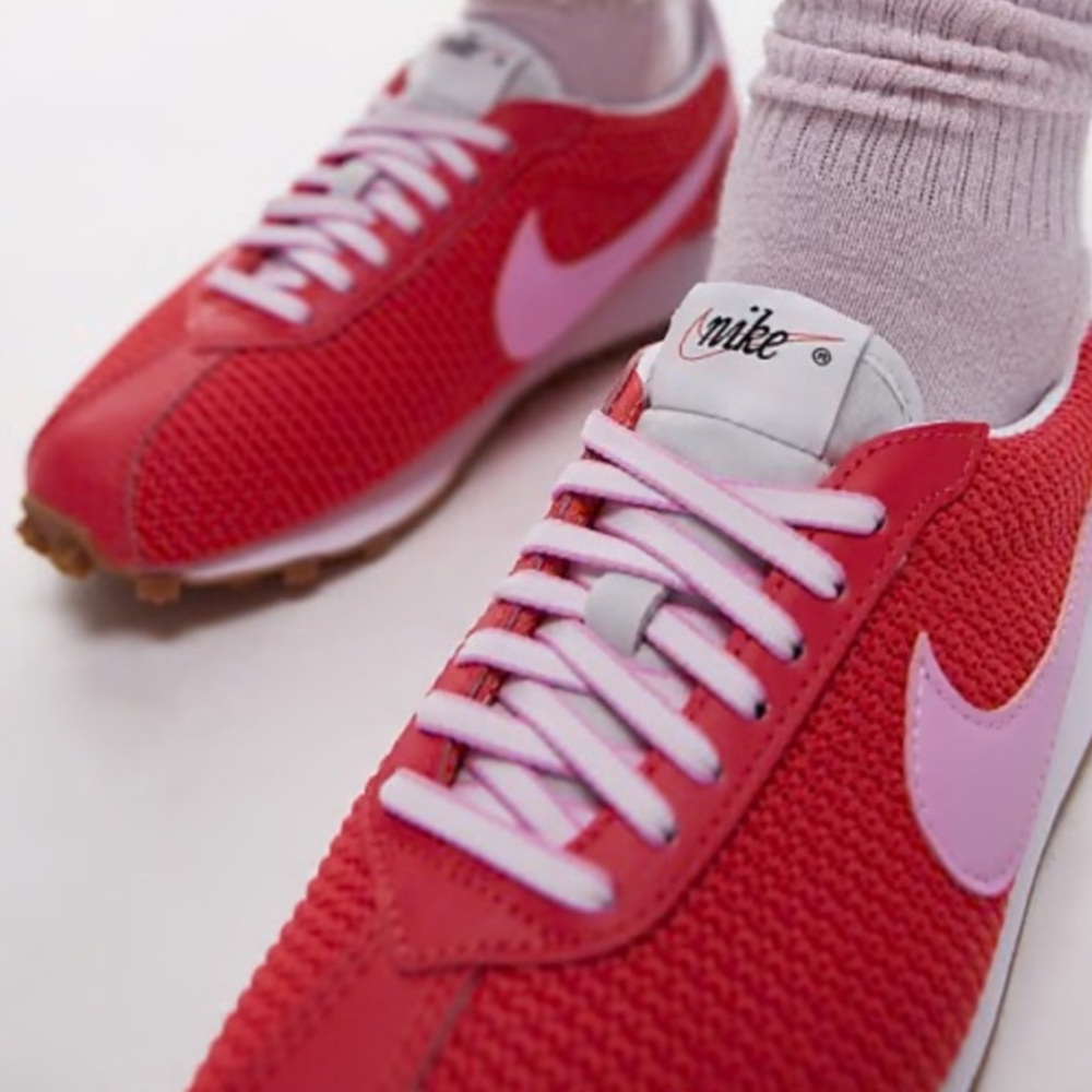 Nike - Picture 2 of 12
